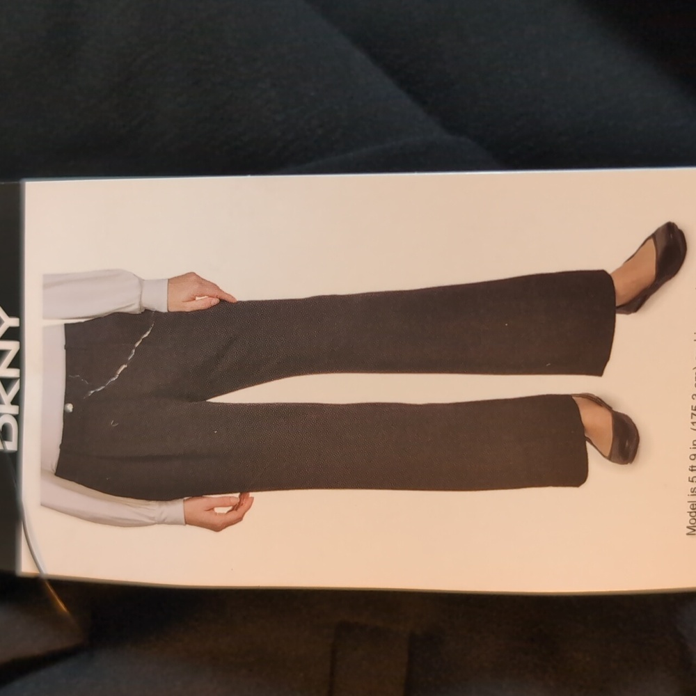 Sz 8:🖤 DKNY wide leg Dress Pants